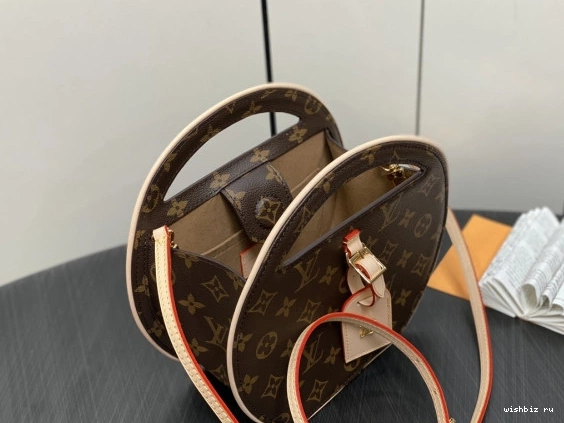 WIS PM VUITTON LOUIS Around Me 0309